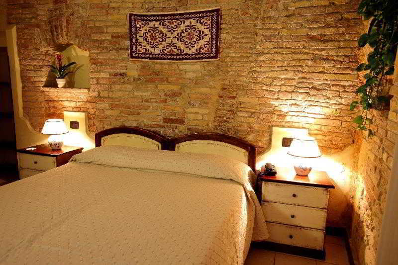 Arcobaleno Rooms Cagliari Esterno foto