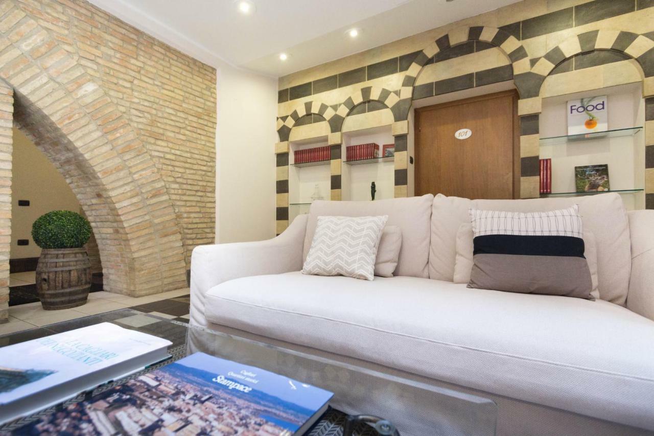 Arcobaleno Rooms Cagliari Esterno foto
